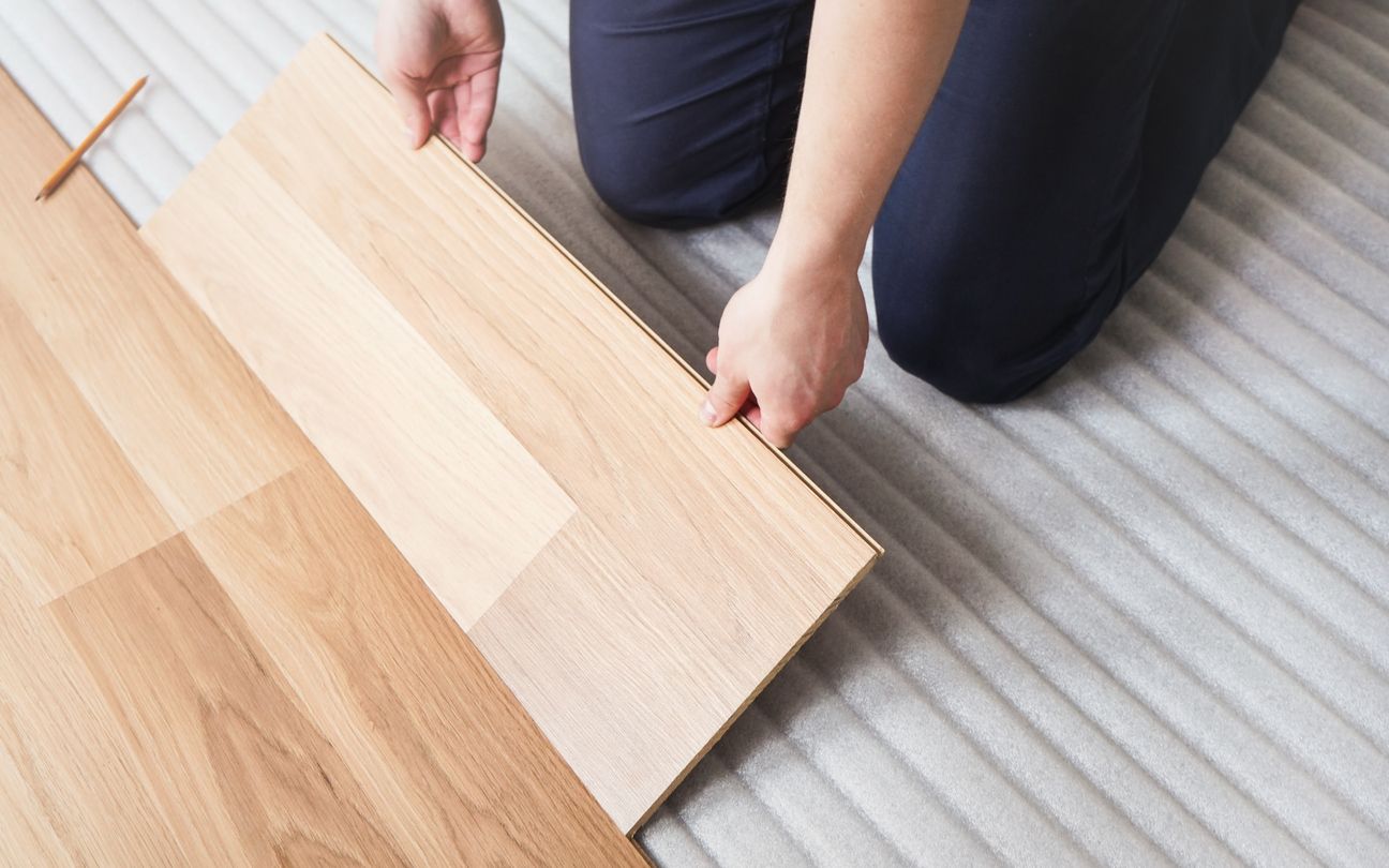 Ưu nhược điểm của sàn gỗ xương cá so với sàn gỗ thẳng